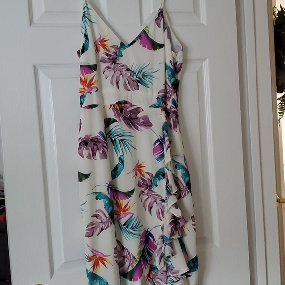 Dress - Picture 2 of 10